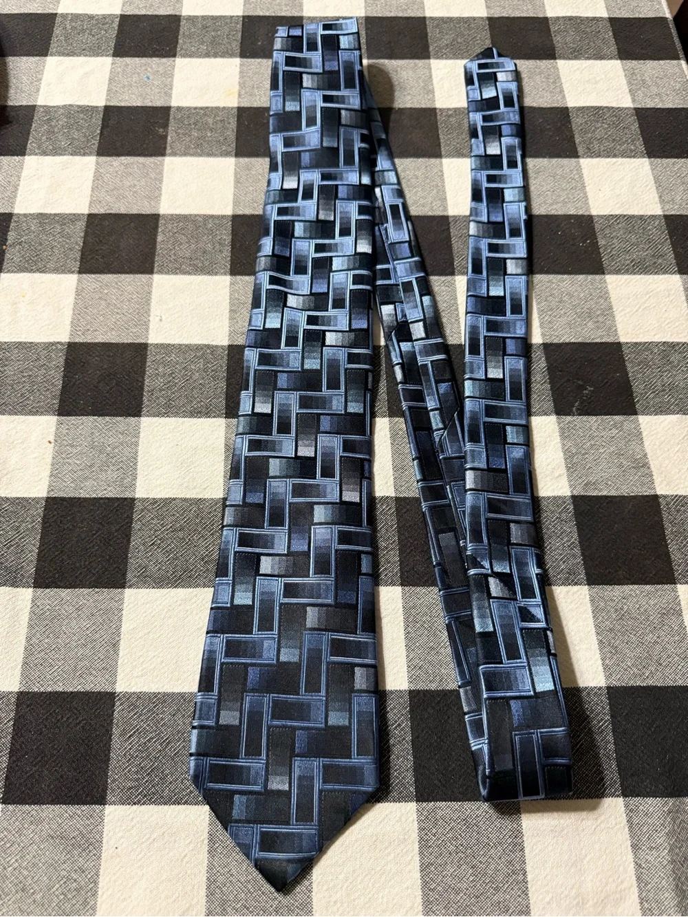 Pronto Uomo Blue and Black Geometric Silk Tie